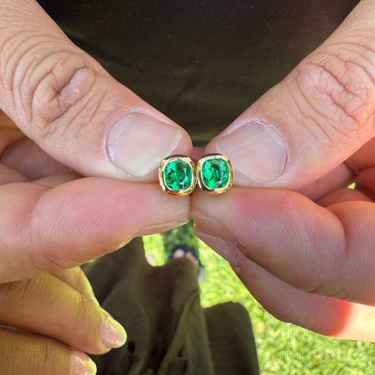 High-Quality Semi-Round Colombian Emerald Earrings – 1.30 ct | 18K Gold