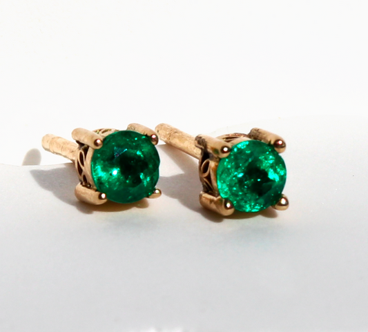 Aretes Selvah - Esmeralda Colombiana Forma Redonda 0.40 ct | Oro Sólido 18K
