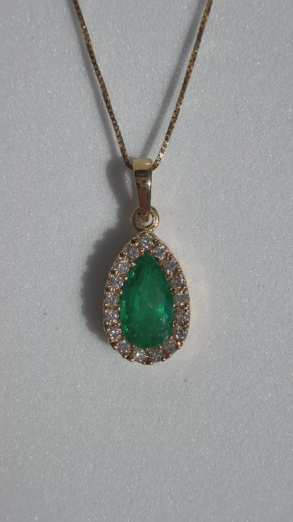 High-Quality Teardrop Colombian Emerald Diamond Pendant – 1.03 ct | 17 Diamonds | 18K Gold