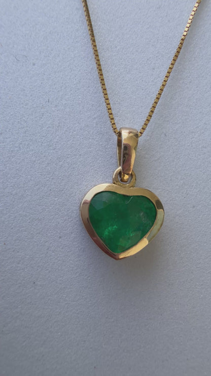 Heart Colombian Emerald Pendant – 1.17 ct | 18K Gold